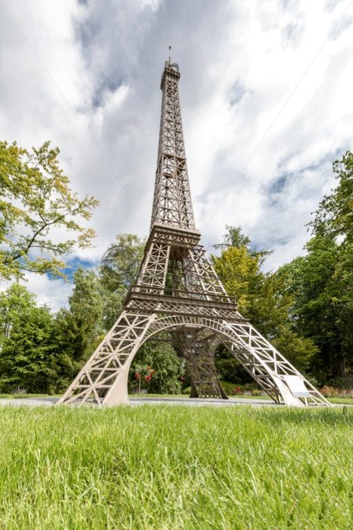 La tour Eiffel  in der Gulliver Welt in Bexbach, Saarland - Bildtankstelle.de