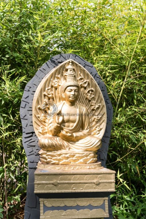goldener Budha im Blumengarten in Bexbach, Saarland - Bildtankstelle.de - Bilddatenbank für Foto-Motive aus SAAR-LOR-LUX