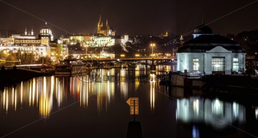 Prag bei Nacht - Bildtankstelle.de