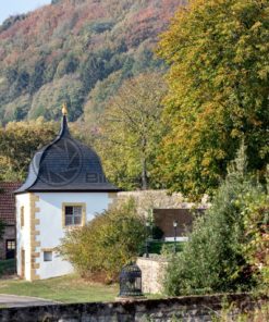 Blick in den Garten des Benediktinerklosters in Tholey - Bildtankstelle.de