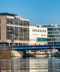 Blick auf die Luisenbrücke mit der IKK und Primark im Hintergrund, Saarbrücken, Saarland - Bildtankstelle.de